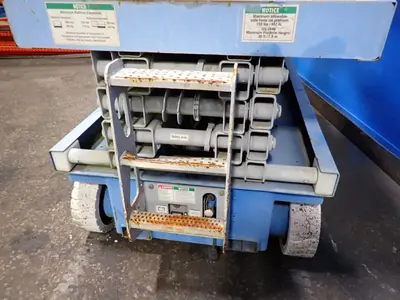 USED 2000 GENIE GS2646