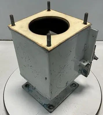 USED METAL FABRICATOR NO MODEL / NO TAG