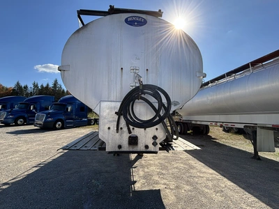 Used 2014 HENSLEY BULK FEED TRAILER Agricultural Trailers Michigan US | Miedema Asset Management Group #1709530