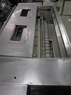 MOLINE CUTTER WITH HOLE PICKER