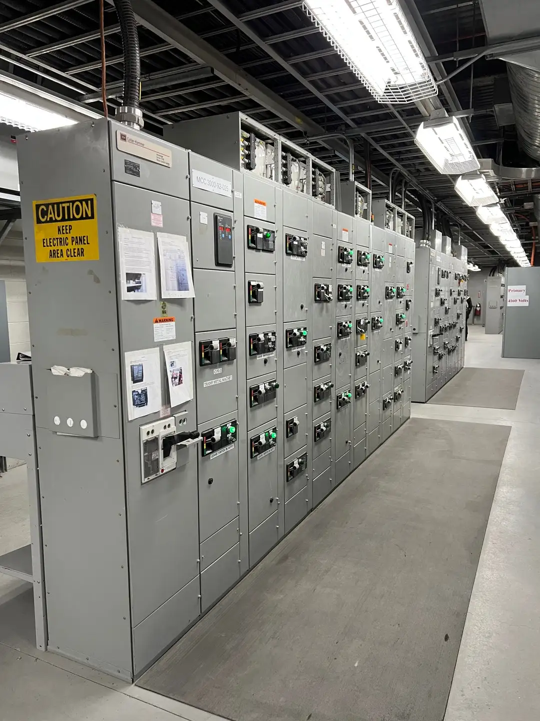 Advantage 2100 MCC, 600V, 3-Ph, 1200A, 11 Sections