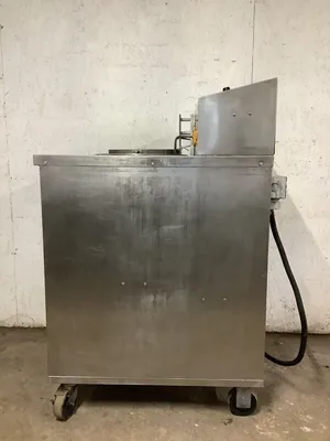 152-0648 Giles MGF Auto Lift Fryer with Filtration System