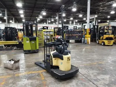 USED 2023 HYSTER B60ZAC2