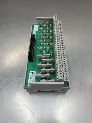 USED Allen-Bradley 1492-IFM40F-FS120-4 Ser A Interface Module
