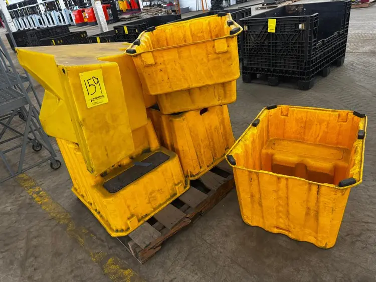 Used _UNKNOWN_ _UNKNOWN_ Ladders North Carolina US | Myron Bowling Auctioneers Inc #1546930