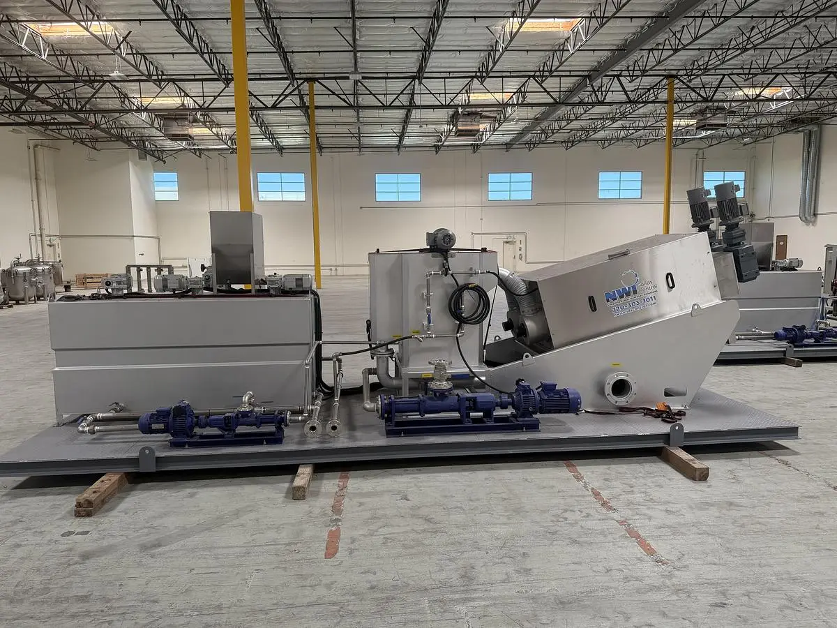 NEW NWI JX302 VOLUTE PRESS SLUDGE DEWATERING SYSTEM W/  POLYMER  DOSING UNIT MFG 26
