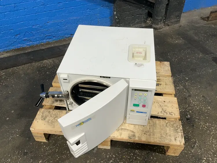 Used VWR AS12 Autoclaves Ohio US | HGR 24 #1485357