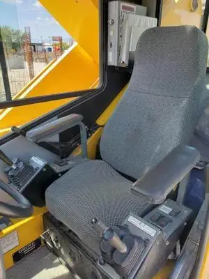 USED 2006 GROVE RT650E