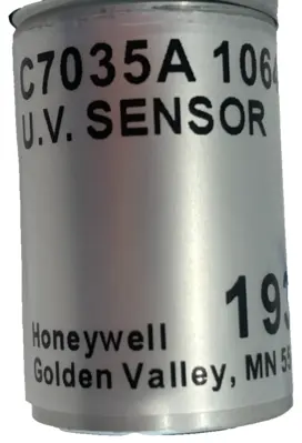 NEW HONEYWELL C7035A-1064 UV FLAME DETECTOR C7035A1064A
