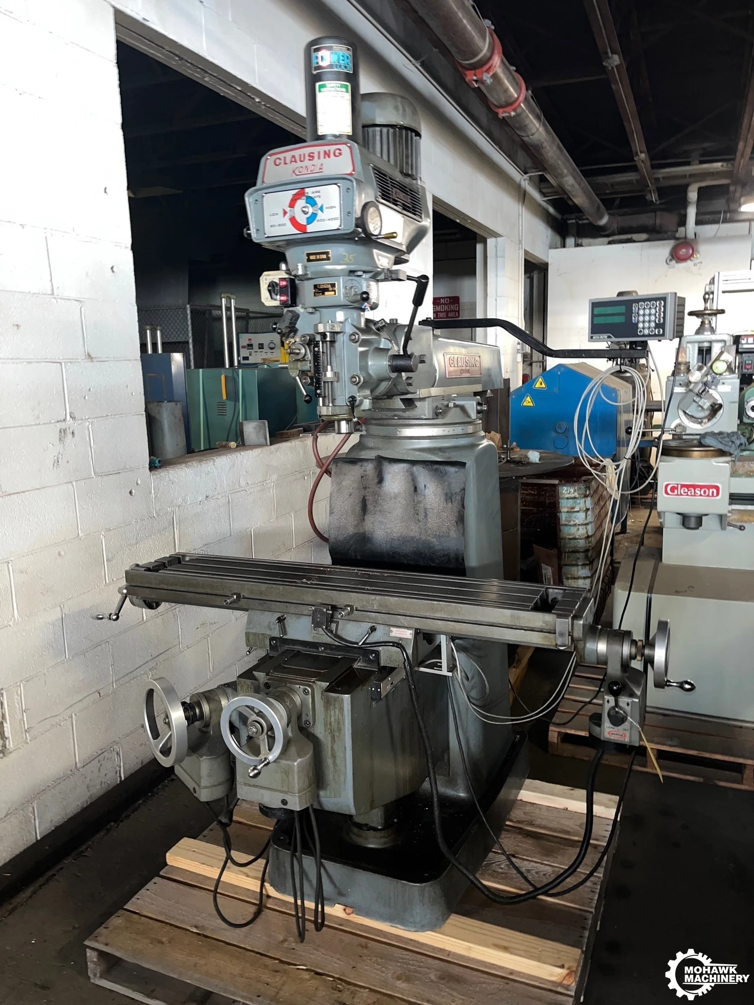 3 HP CLAUSING KONDIA “FV-1” VERTICAL MILL w/POWER LONGITUDINAL CROSS & VERTICAL TABLE FEEDS - ACU-RITE DIGITAL READOUTS - POWER DRAW BAR
