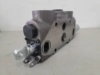 Hydraulic Valve Section 8566, 5200