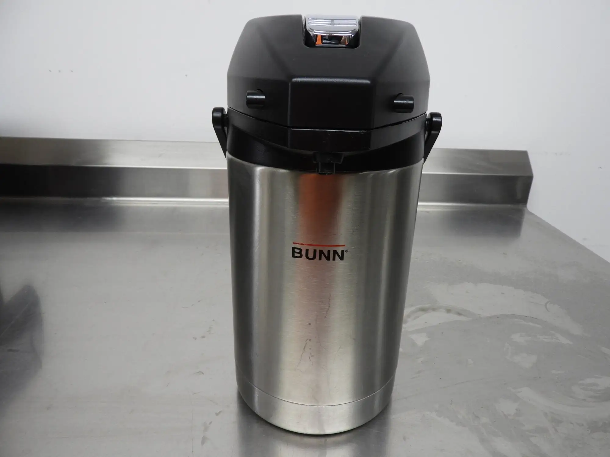 Used Bunn Used Bunn 2.5 Liter Stainless Steel Lined Lever Action Coffee Airpot 32125.0000 Beverage Dispensers Illinois US | Falcon Restaurant Supply #1376515