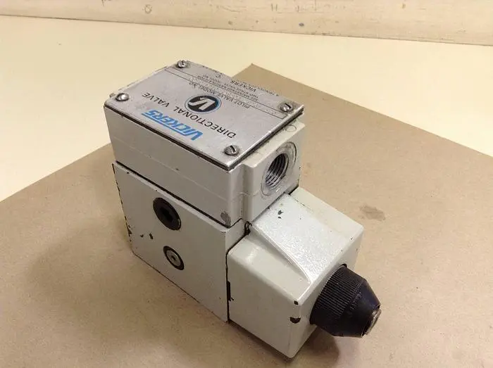 Used VICKERS 02-119767DG4S4W012AB60 Valves/Fittings Michigan US | Ideal Machinery #697324
