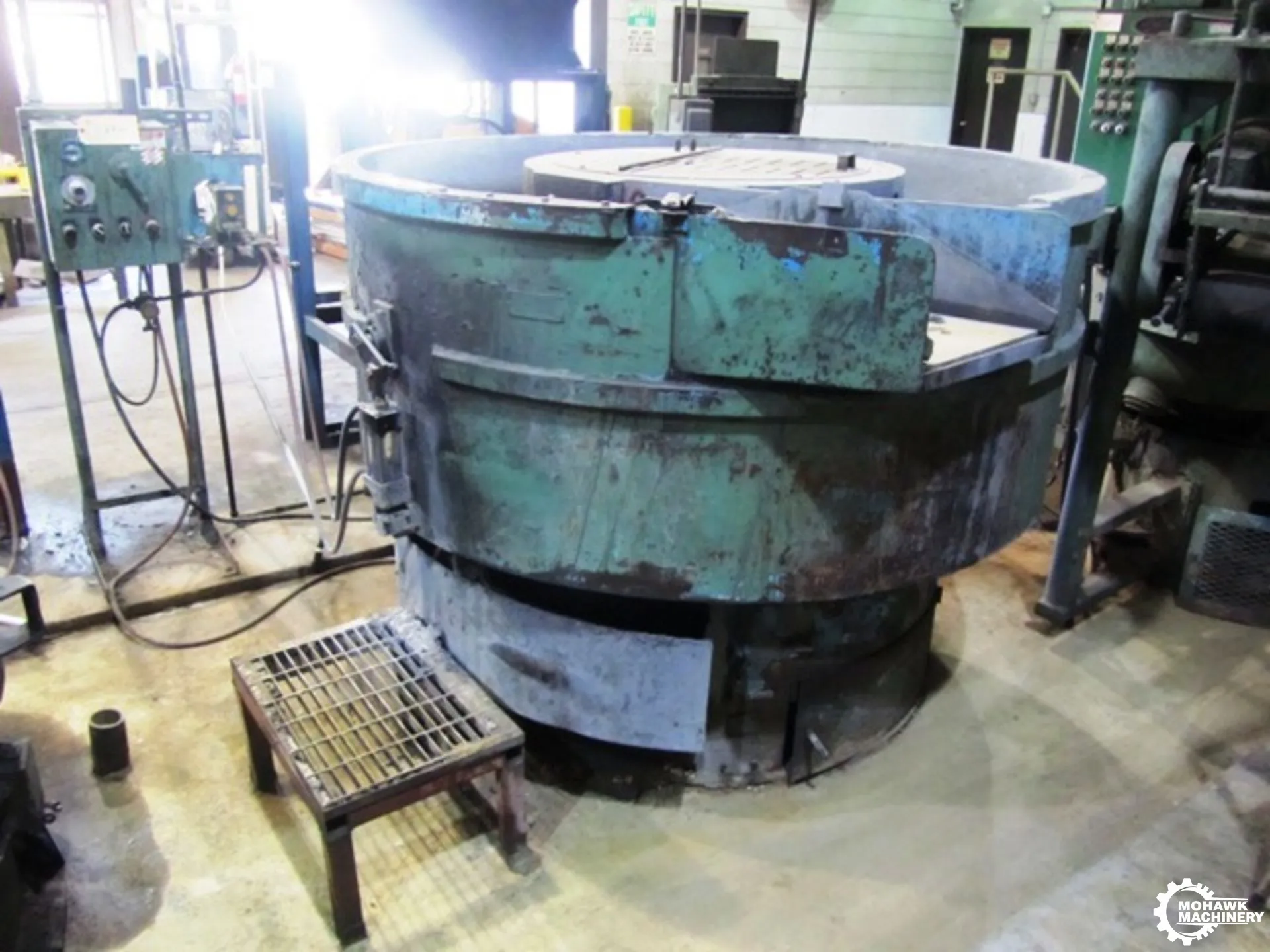 20 CU FT ROTO-FINISH "ST-20BCPT" SPIRATRON VIBRATORY BURNISHER FINISHER w/PNEUMATIC GATE - 10 HP MOTOR