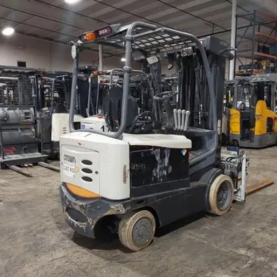 USED 2019 CROWN FC5245-50