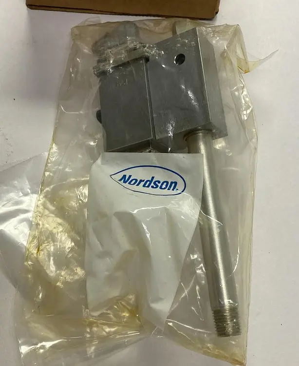 New | in-Stock NORDSON 173233B Pump & Valve Parts | Surplus Asset Holdings #1217760
