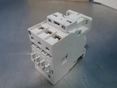 NEW ALLENBRADLEY 100E26KD00