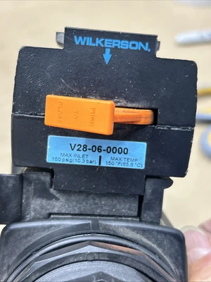 USED Wilkerson E28-06-EC00,B28-06-FK00