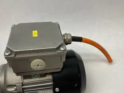 USED BOSCH REXROTH 3-PHASE INDUCTION MOTOR W/ SLIP-ON GEAR UNIT GS 13-1 I=20:1