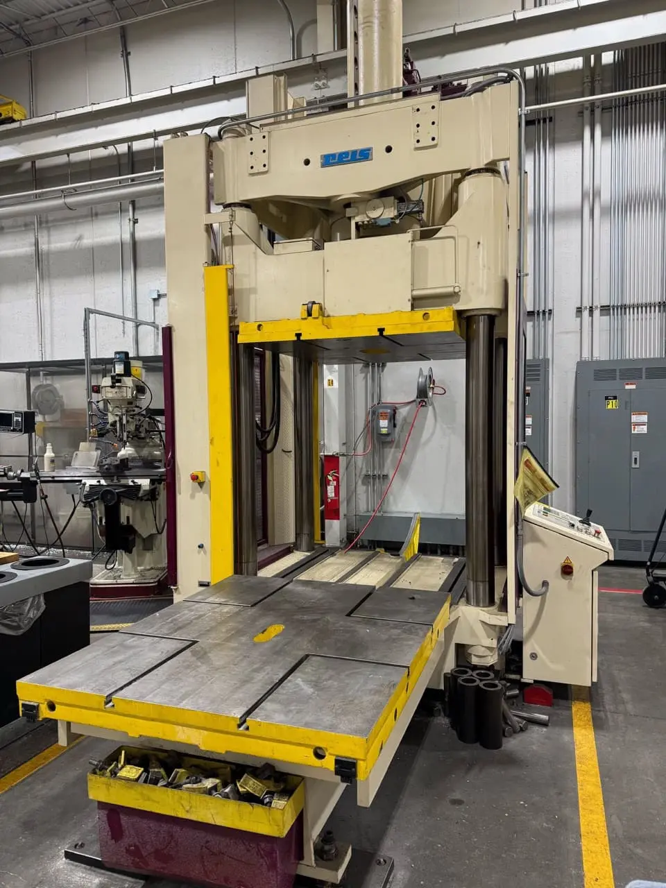 USED 2004 REIS TUS-130