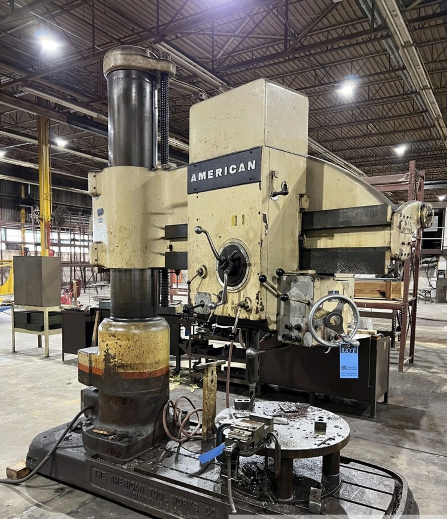 5'15" AMERICAN ”32-SPEED” RADIAL DRILL w/36” DIAMETER WORK TABLE - TAPPING - #5 MT