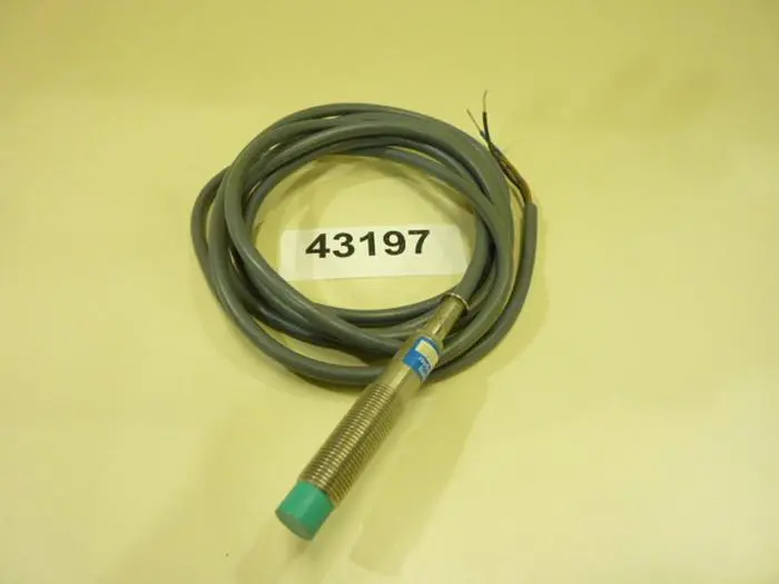 NEW PEPPERL & FUCHS NJ4-12GM-E2