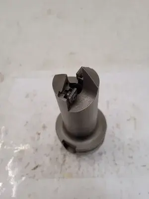 USED KENNAMETAL SEF100120RHSK63AM