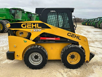 USED 2015 Gehl V270