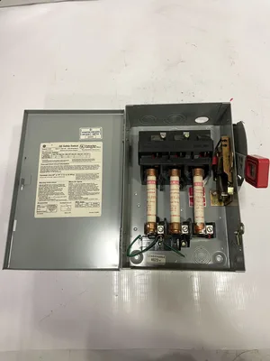 GE TH3361 30A 3 Pole Fusible Safety Disconnect Switch 600VAC 250VDC
