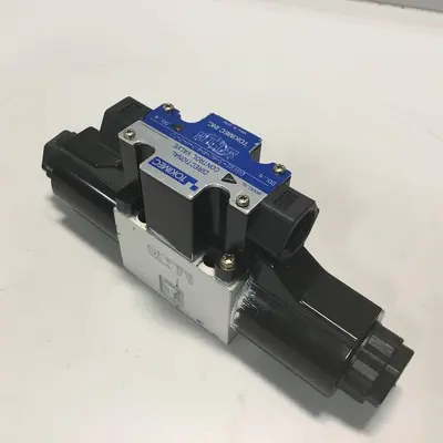 USED TOKIMEC DG4V-3-6C-M-P7-H-7-52