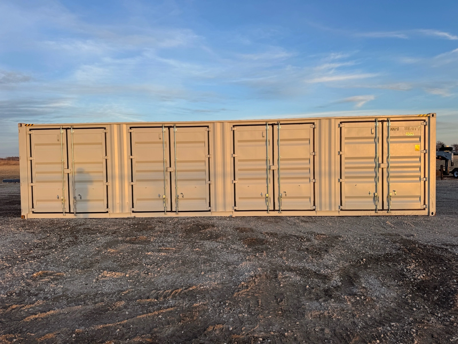 40FT CONTAINER WITH 4 DOORS  2025	Unused	IRC40