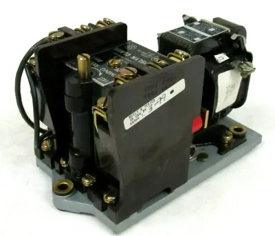 NEW JOSLYN CLARK 713UPD-24 99418 PMT PNEUMATIC TIMING RELAY 24V 713UPD24