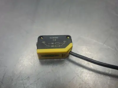 BANNER Q20PFF100Q 10-30VDC Laser Sensor. 5E-5/3