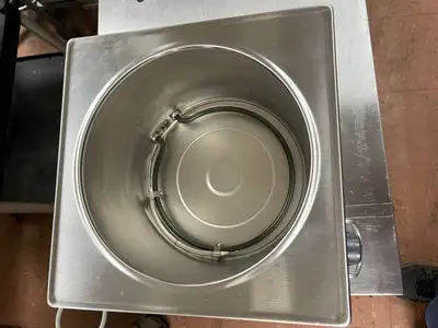 Used Wells Used Wells HW-10 Countertop Food Warmer Cook n Hold, Round, 11 Qt 220V Countertop Display Warmers Illinois US | Falcon Restaurant Supply #1375813