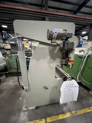 USED 1997 ACCURPRESS 710010