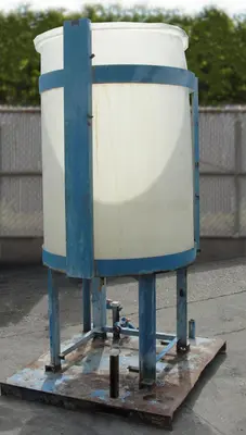 SPC8113  Tank 250 gallon vertical tank, poly, flat
