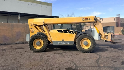 USED 2005 Gehl DL10H-44