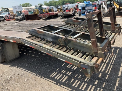 2005 Leland 30’ Tag Trailer