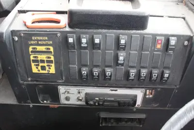 1996 INTERNATIONAL 3800 T444E BUS | Levy Recovery Group (26)