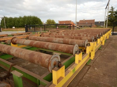 USED HEAVY DUTY ROLLER CONVEYORS 3100 MM