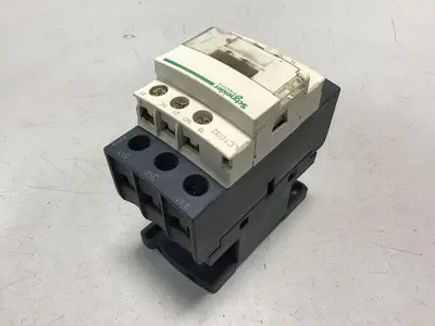 USED SCHNEIDER ELECTRIC LC1D32
