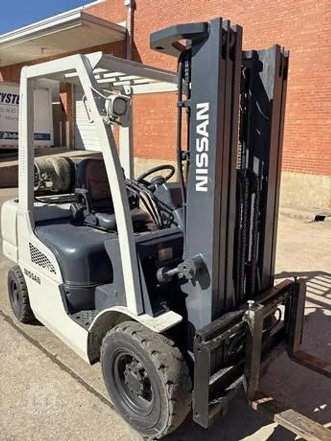 USED 2016 NISSAN MU1F2A25LV