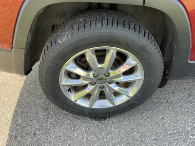USED 2016 JEEP CHEROKEE