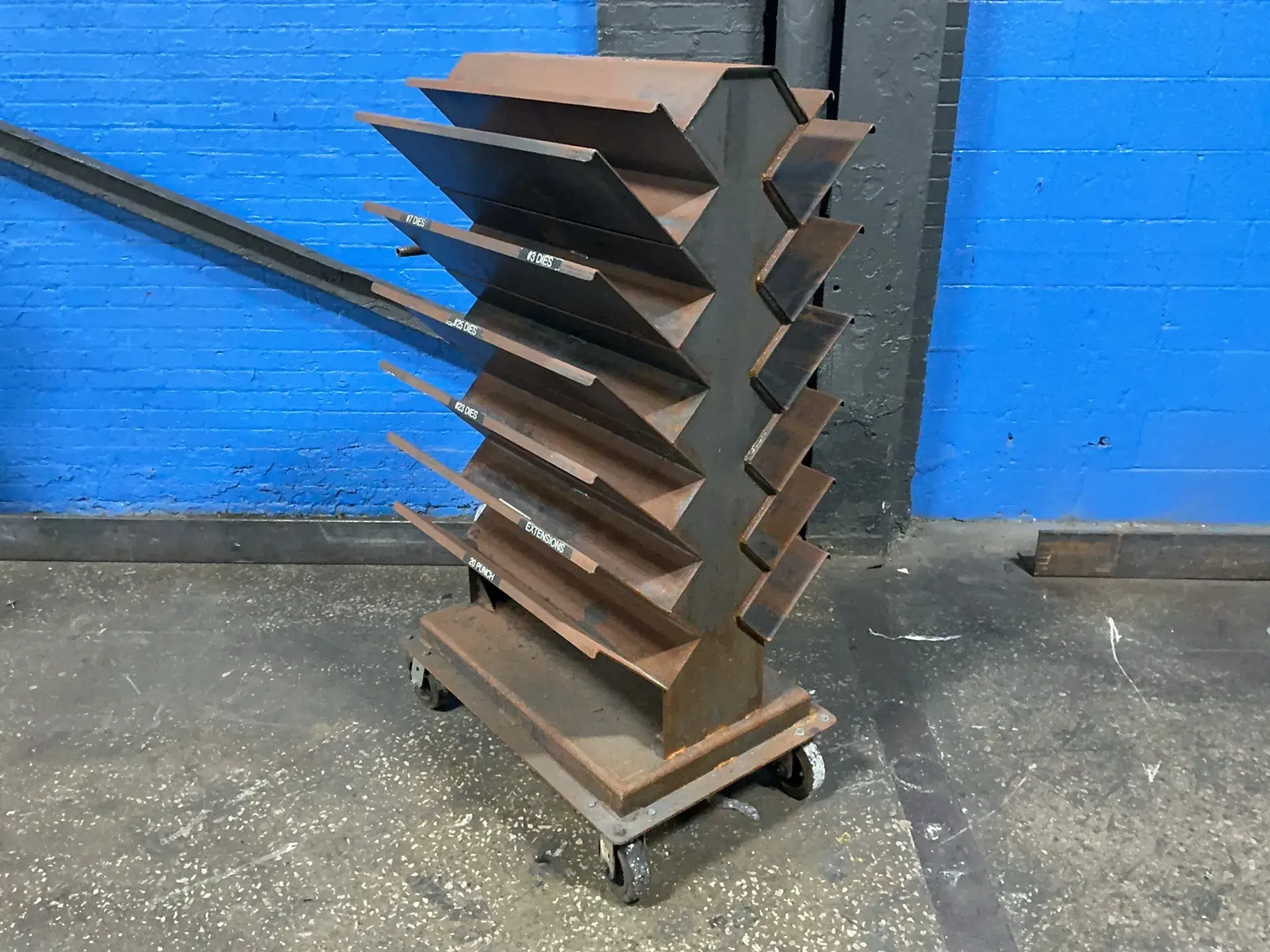 Used _UNKNOWN_ _UNKNOWN_ Racks/Shelving Ohio US | HGR 24 #1561749