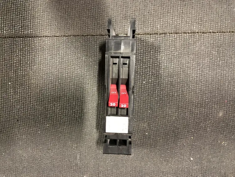 Used FEDERAL PIONEER HEZ Switchgears British Columbia CA | Lenmark #244258
