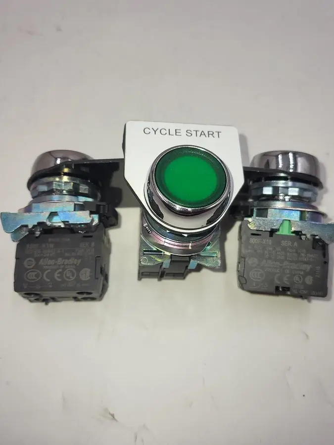 USED ALLEN-BRADLEY ALLEN BRADLEY GREEN PUSH BUTTON 800FM-LE3 CONTACT BLOCKS 800F-X10 & 800F-N3W