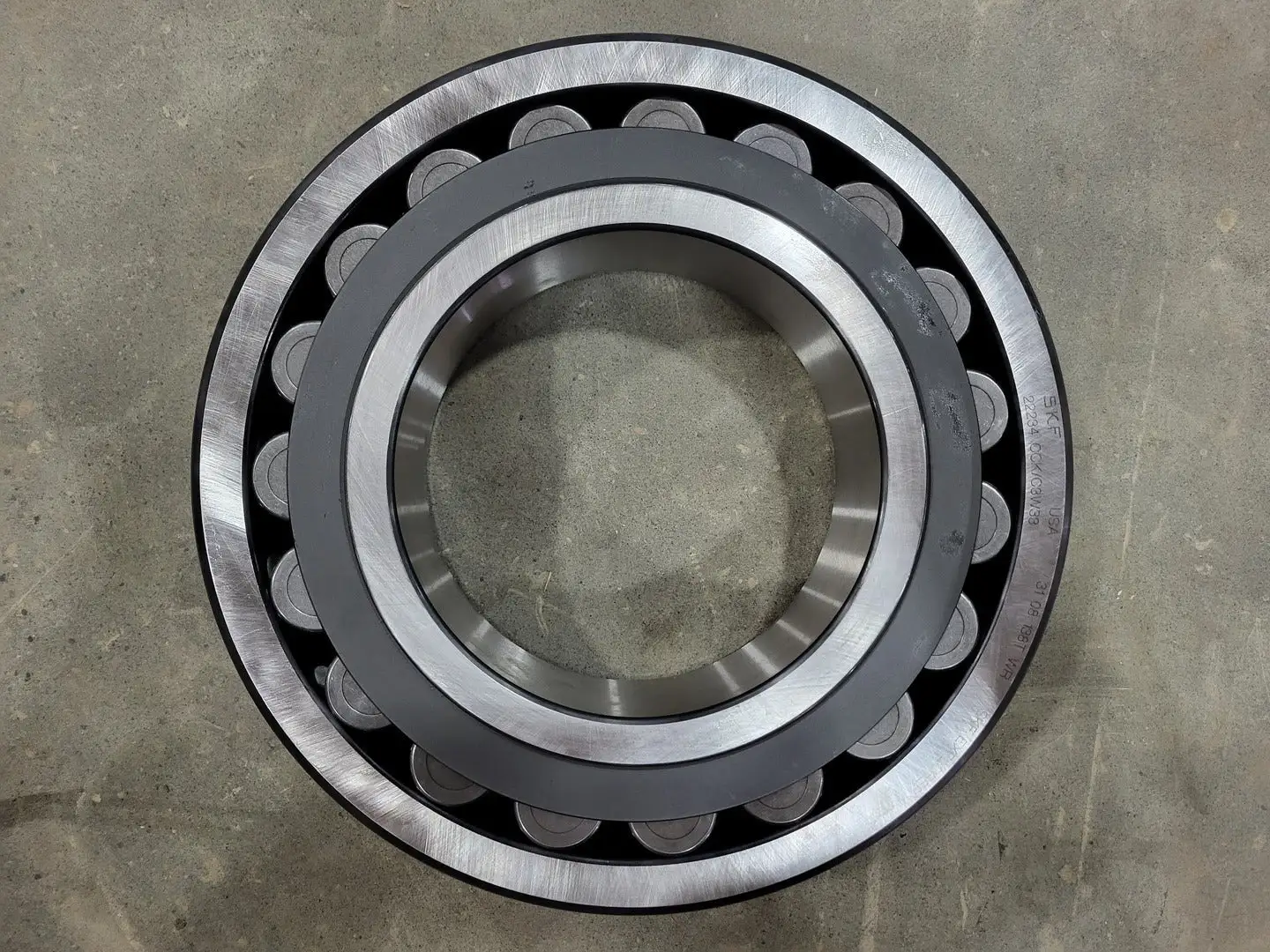 NEW SKF 22234 CCK/C3W33