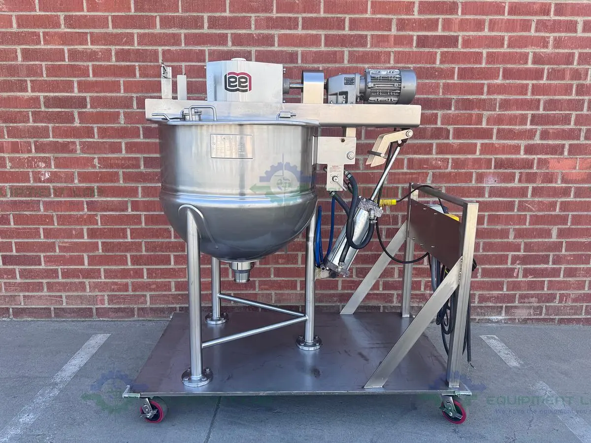 USED LEE 250 LITER SCRAPE AGITATION STAINLESS STEEL HALF JACKETED REACTOR W/ VFD