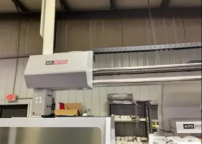USED 2006 HAAS SL-20TAPL, AUTO PARTS LOADER, 5K RPM SPINDLE OPTION, REMOTE JOG HANDLE, CHIP AUGER