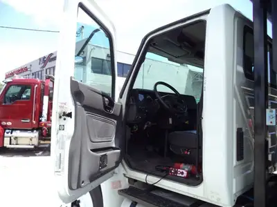 Used 2019 INTERNATIONAL _UNKNOWN_ Hooklifts & Roll-Offs Florida US | TLC Truck & Equipment #1568913